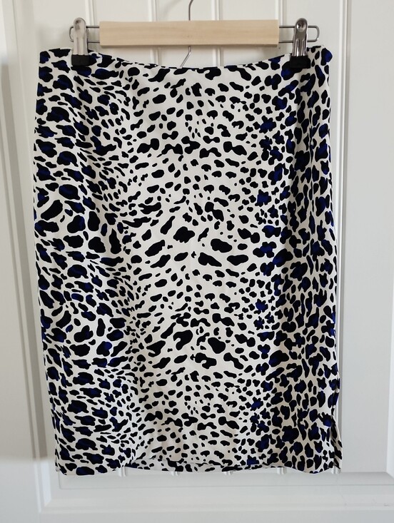 Worthington Dresses & Skirts - Worthington Black, White & Blue Animal Print Midi Skirt